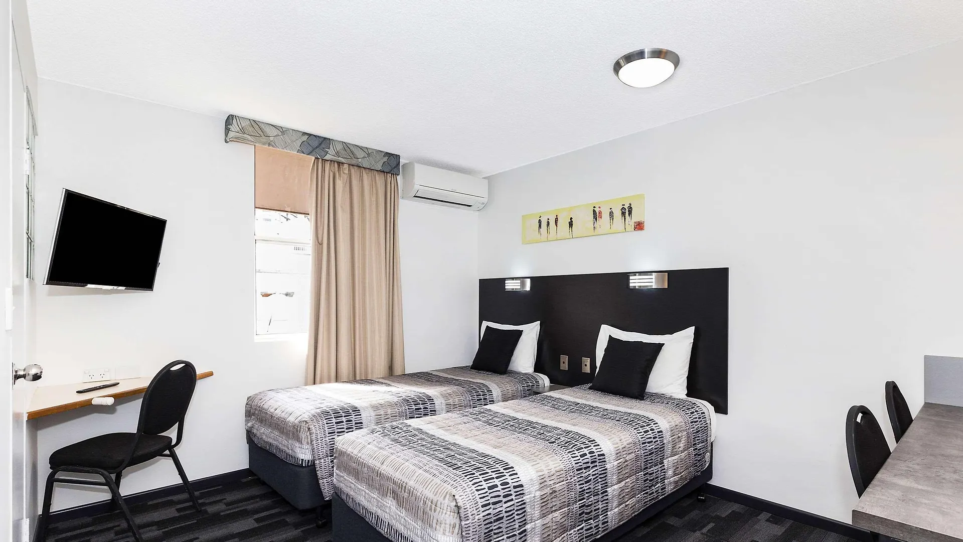 Spring Hill Inn Hotel